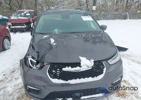 2021 Chrysler Pacifica Touring L z USA, uszkodzony, nr VIN 2C4RC1BG4MR542437